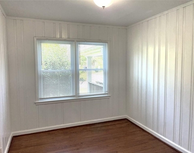 2511 E Tupelo Street Se - Photo Thumbnail 8