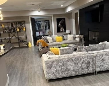 2681 Kenwood Drive - Photo Thumbnail 10