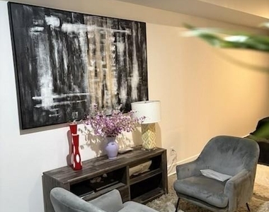 2681 Kenwood Drive - Photo Thumbnail 16