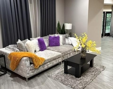 2681 Kenwood Drive - Photo Thumbnail 1