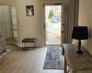 2940 Lexington Trace Drive - Photo Thumbnail 6