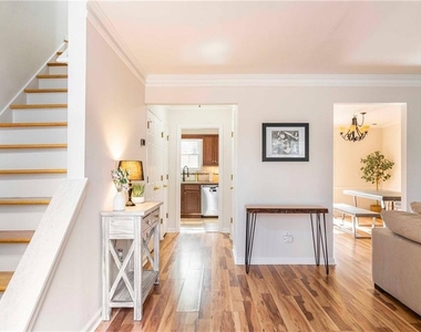 2940 Lexington Trace Drive - Photo Thumbnail 5