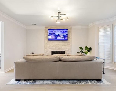2940 Lexington Trace Drive - Photo Thumbnail 1