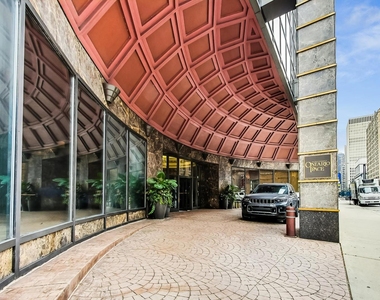 10 E Ontario Street - Photo Thumbnail 4