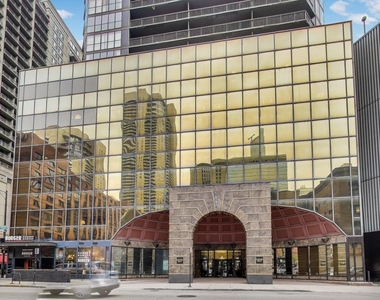 10 E Ontario Street - Photo Thumbnail 3