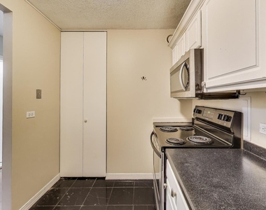 10 E Ontario Street - Photo Thumbnail 15