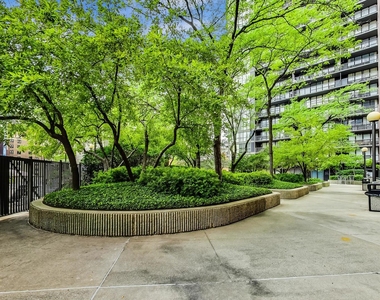 10 E Ontario Street - Photo Thumbnail 40
