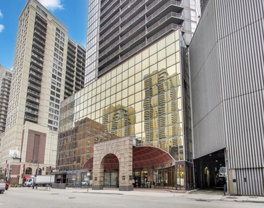 10 E Ontario Street - Photo Thumbnail 2