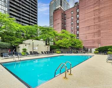10 E Ontario Street - Photo Thumbnail 31