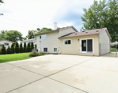 515 N La Londe Avenue - Photo Thumbnail 16