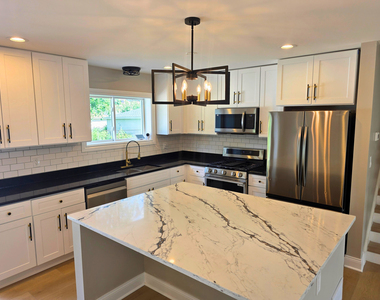 515 N La Londe Avenue - Photo Thumbnail 2