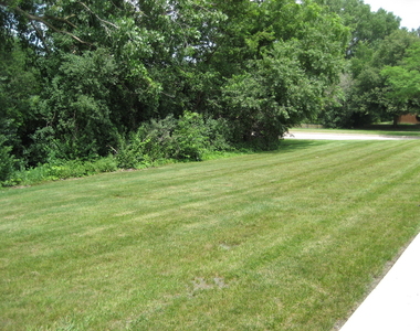 1980 Huntington Boulevard - Photo Thumbnail 14