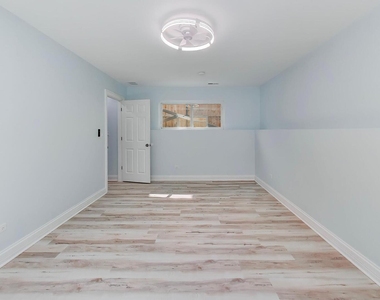 703 N Homan Avenue - Photo Thumbnail 22