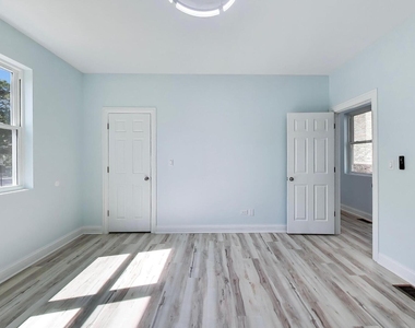 703 N Homan Avenue - Photo Thumbnail 13
