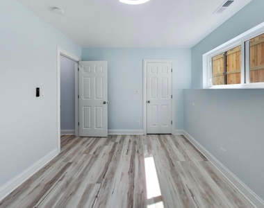 703 N Homan Avenue - Photo Thumbnail 24