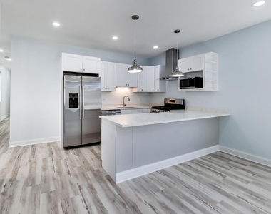 703 N Homan Avenue - Photo Thumbnail 6