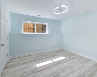 703 N Homan Avenue - Photo Thumbnail 17