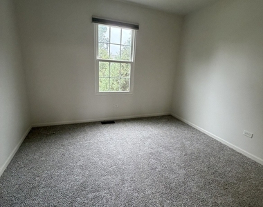4917 Montauk Drive - Photo Thumbnail 11