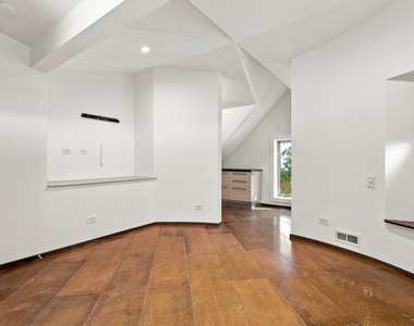2334 W Medill Avenue - Photo Thumbnail 12