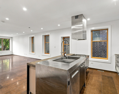 2334 W Medill Avenue - Photo Thumbnail 10