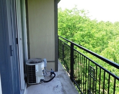 5810 Oakwood Drive - Photo Thumbnail 2