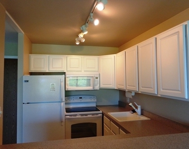 5810 Oakwood Drive - Photo Thumbnail 7