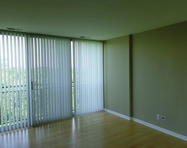 5810 Oakwood Drive - Photo Thumbnail 5