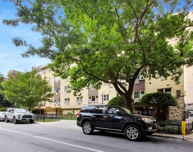 420 W Aldine Avenue - Photo Thumbnail 2