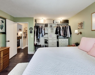 420 W Aldine Avenue - Photo Thumbnail 20