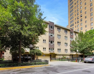 420 W Aldine Avenue - Photo Thumbnail 3