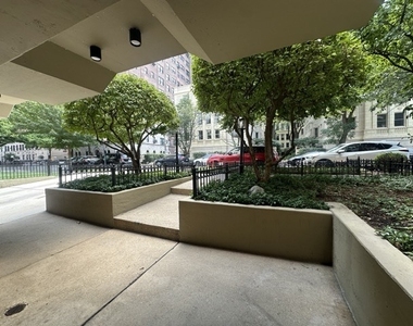 420 W Aldine Avenue - Photo Thumbnail 6