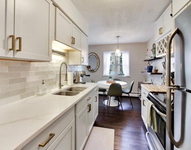 420 W Aldine Avenue - Photo Thumbnail 15