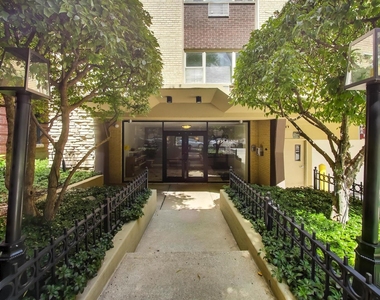 420 W Aldine Avenue - Photo Thumbnail 1