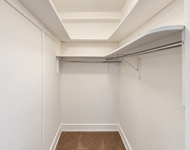 3170 N Sheridan Road - Photo Thumbnail 10