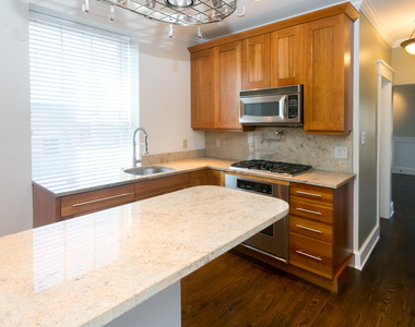 3614 N Bosworth Avenue - Photo Thumbnail 2