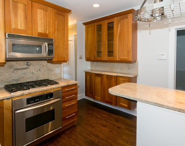 3614 N Bosworth Avenue - Photo Thumbnail 4