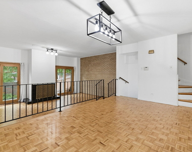 1174 E 53rd Street - Photo Thumbnail 3