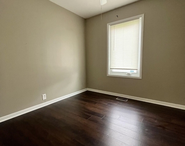 40 Arlington Drive - Photo Thumbnail 2