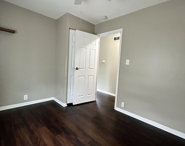 40 Arlington Drive - Photo Thumbnail 3