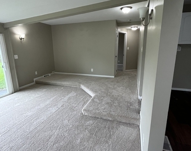 40 Arlington Drive - Photo Thumbnail 11