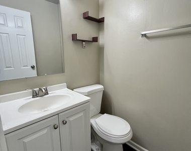 40 Arlington Drive - Photo Thumbnail 5