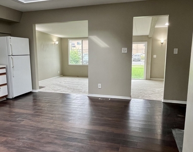 40 Arlington Drive - Photo Thumbnail 9