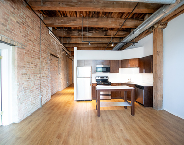2100 S Indiana Avenue - Photo Thumbnail 1