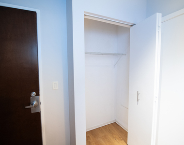 2100 S Indiana Avenue - Photo Thumbnail 12