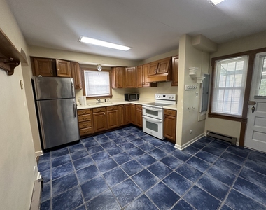 1015 N Fernandez Avenue - Photo Thumbnail 4