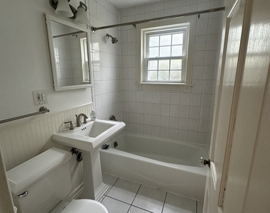 1015 N Fernandez Avenue - Photo Thumbnail 9