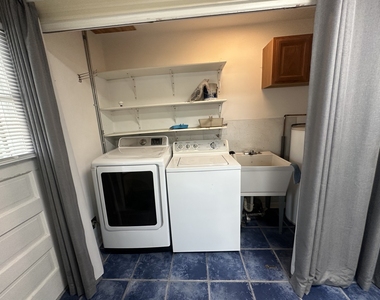 1015 N Fernandez Avenue - Photo Thumbnail 6