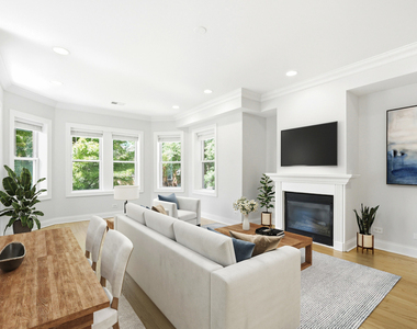 6337 N Oakley Avenue - Photo Thumbnail 1