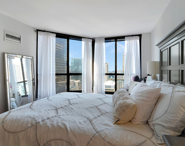 405 N Wabash Avenue - Photo Thumbnail 11