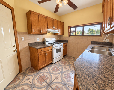 2410 N Kildare Avenue - Photo Thumbnail 4